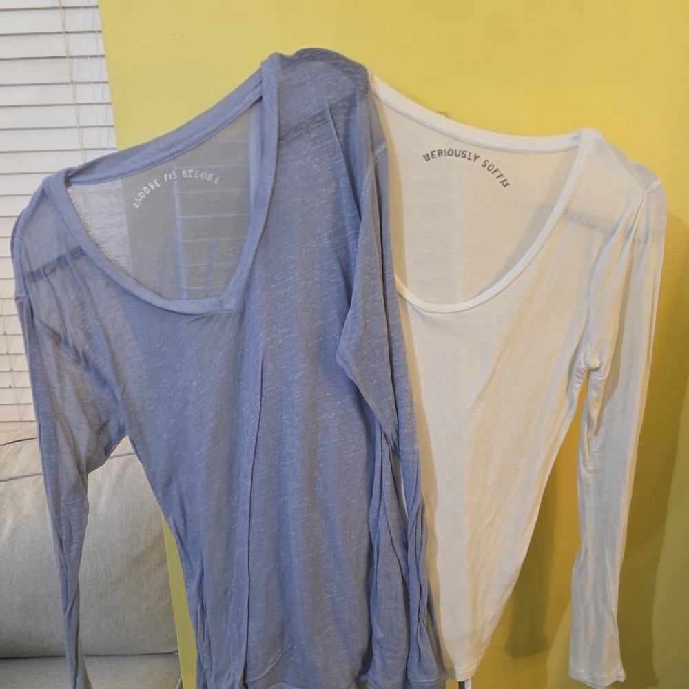 Aeropostale Long Sleeve Tees in Blue and White - Picture 2 of 3